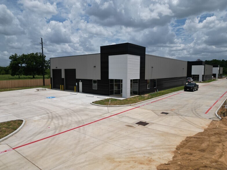 Primary Photo Of 1655 S Cherry St, Tomball Manufacturing For Sale