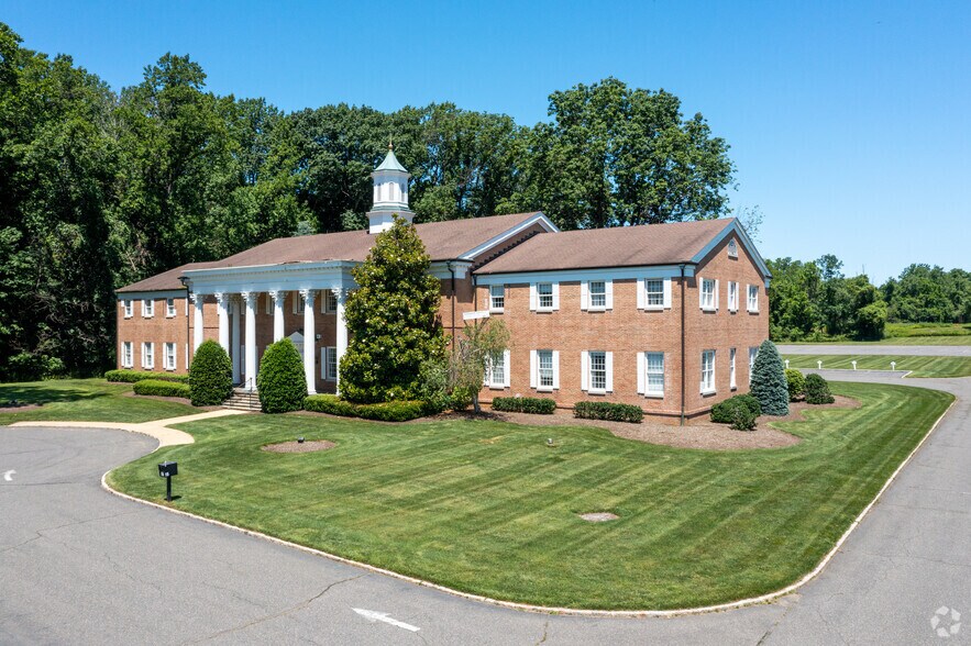 More Photos Of 15 Main St, Holmdel Office For Sale