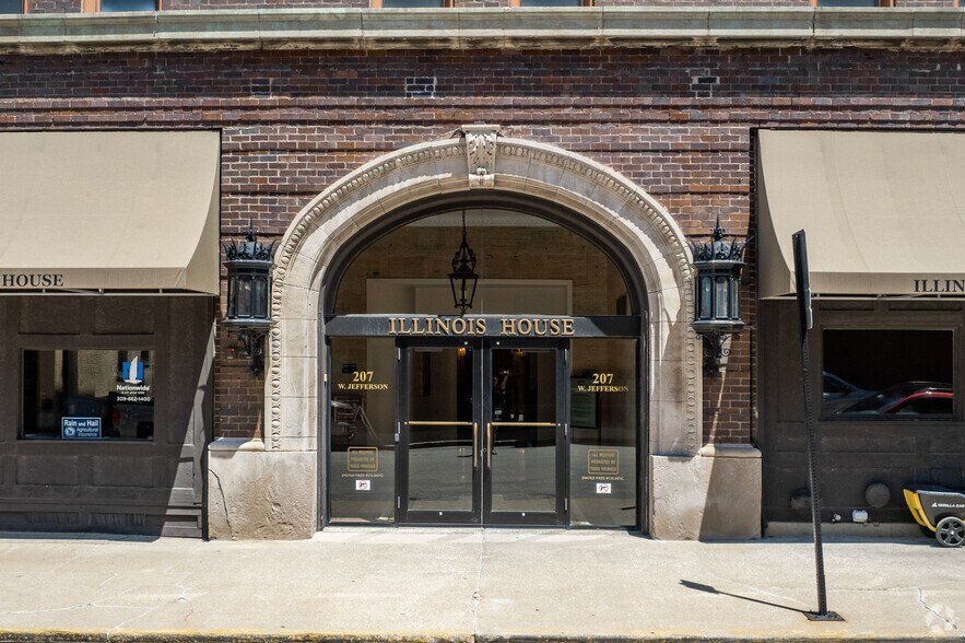 More Photos Of 207 W Jefferson St, Bloomington Office For Lease