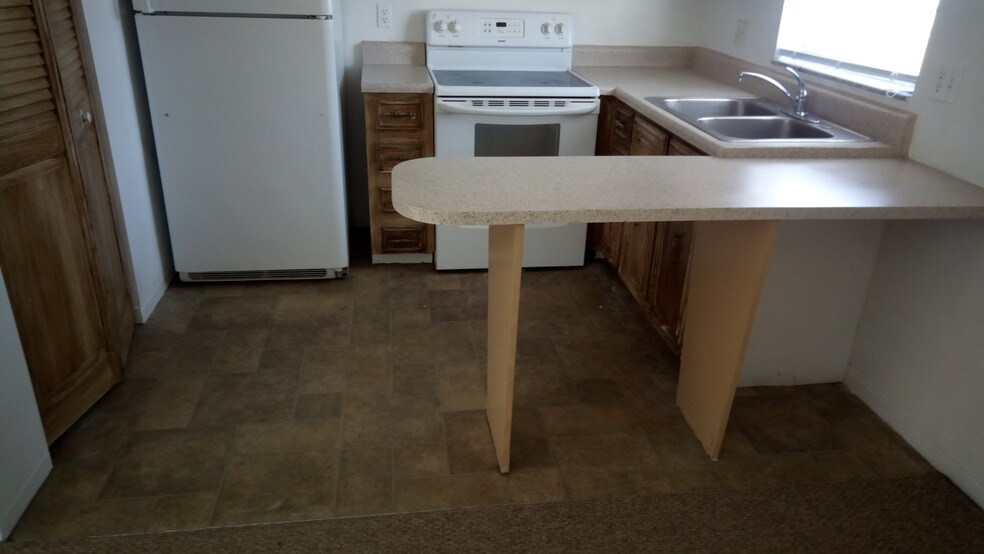 More Photos Of 102 Lullwater St, Deltona Apartments For Sale