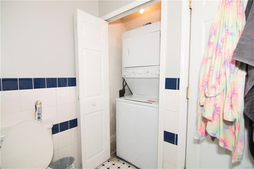 More Photos Of 1409 Milton Ave, Solvay Storefront For Sale