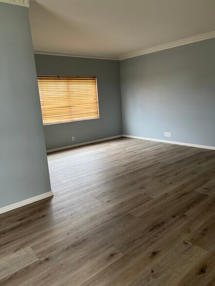 More Photos Of 6922 Glasgow Ave, Los Angeles Apartments For Sale