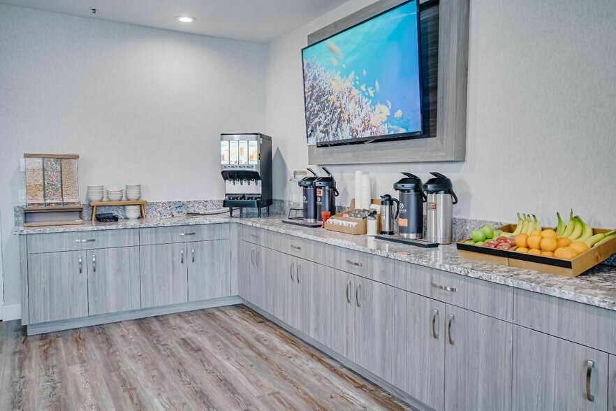 More Photos Of 3430 NE Hwy 101, Lincoln City Hospitality For Sale