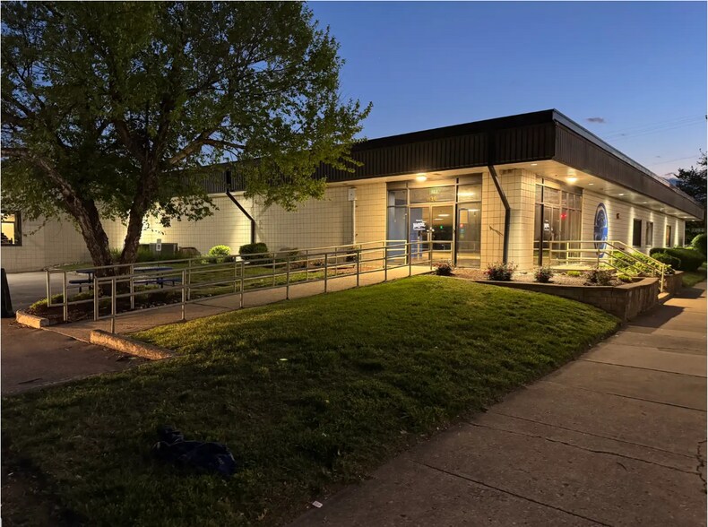 Primary Photo Of 1136 W Market St, Louisville Warehouse For Sale