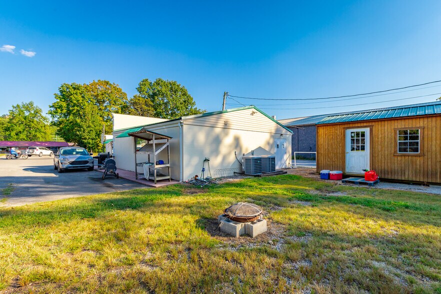 More Photos Of 15781 Rankin Ave, Dunlap Freestanding For Sale