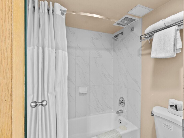 More Photos Of 850 S Bluff St, Saint George Hotel For Sale