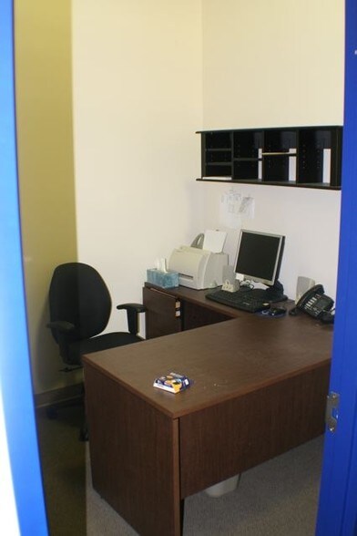 More Photos Of 26 Eastmans Rd, Parsippany Flex For Lease