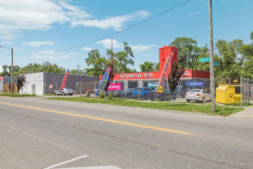 More Photos Of 10200 Whittier, Detroit Auto Repair For Lease