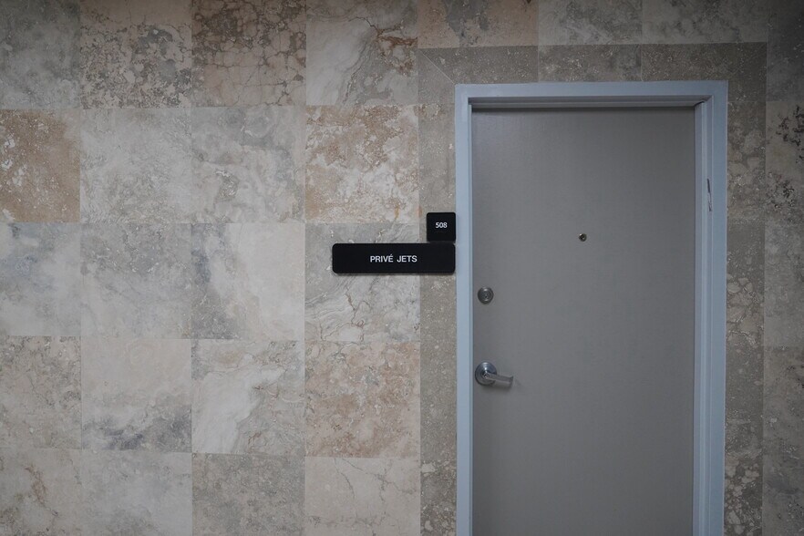 More Photos Of 1250 E Hallandale Beach Blvd, Hallandale Beach Office For Lease