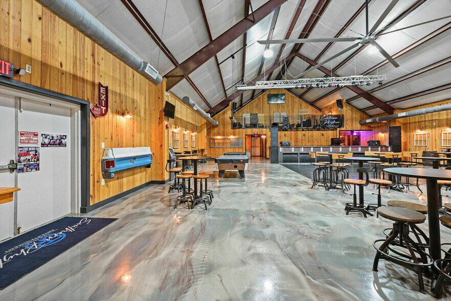 More Photos Of 51494 La-16 Hwy, Denham Springs General Retail For Sale