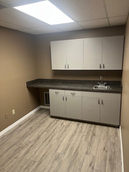 More Photos Of 750 N 94th Ave, Saint Petersburg Office For Lease