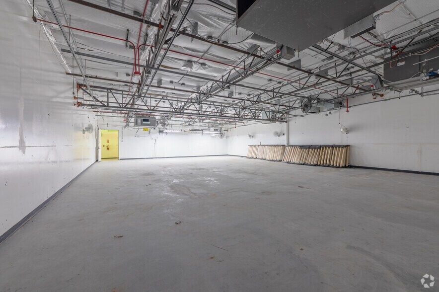 More Photos Of 4145 Wagon Trail Ave, Las Vegas Warehouse For Lease