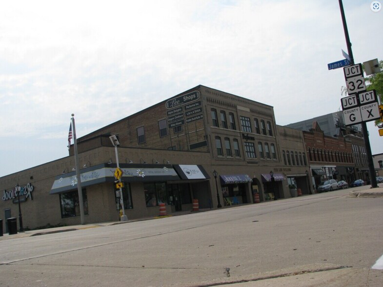 More Photos Of 124 N Broadway, De Pere Loft Creative Space For Lease