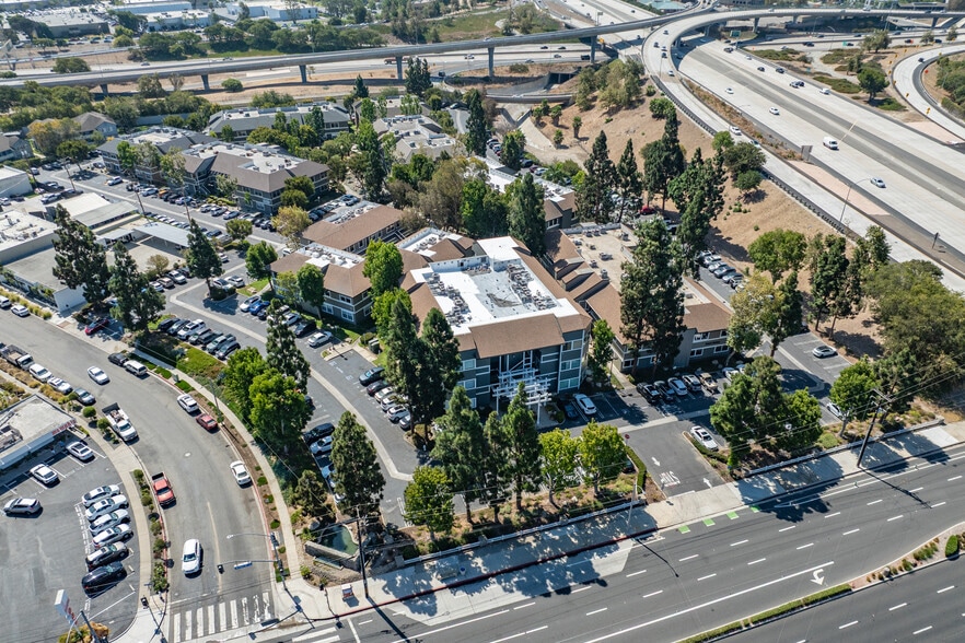 More Photos Of 2900 Bristol St, Costa Mesa Office For Sale