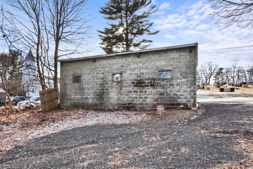 More Photos Of 685 Pleasant St, Rochdale Land For Sale