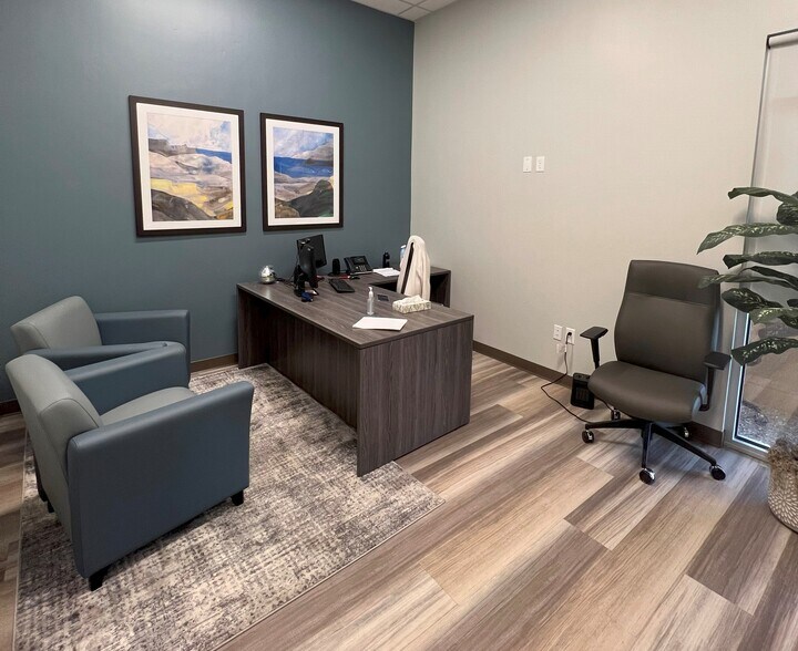 More Photos Of 13331 W Indian School Rd, Litchfield Park General Retail For Sale