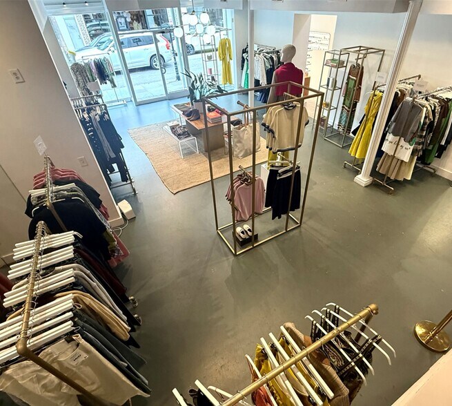 More Photos Of 312 King St, Charleston Storefront Retail Residential For Sale