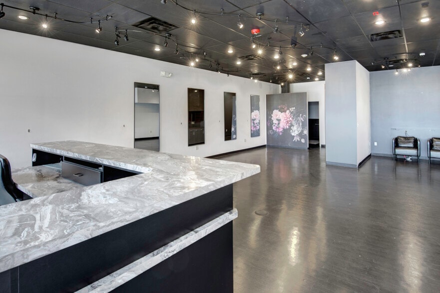 More Photos Of 195 S Union Blvd, Lakewood Storefront Retail Office For Lease