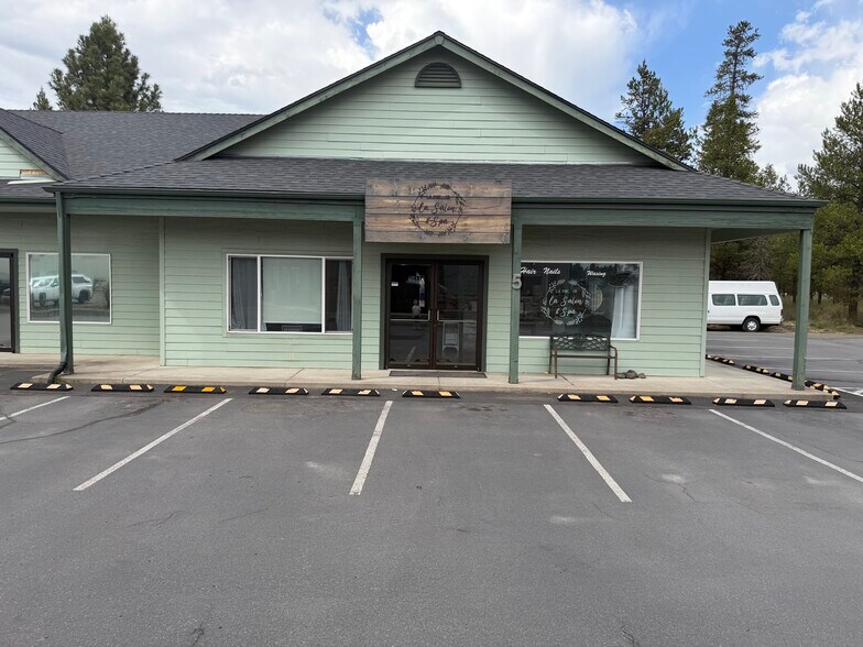 More Photos Of 16493 Bluewood Pl, La Pine Office For Sale
