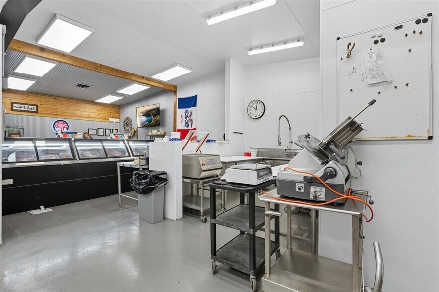 More Photos Of 501 Veterans Memorial Hwy, Council Bluffs Freestanding For Sale