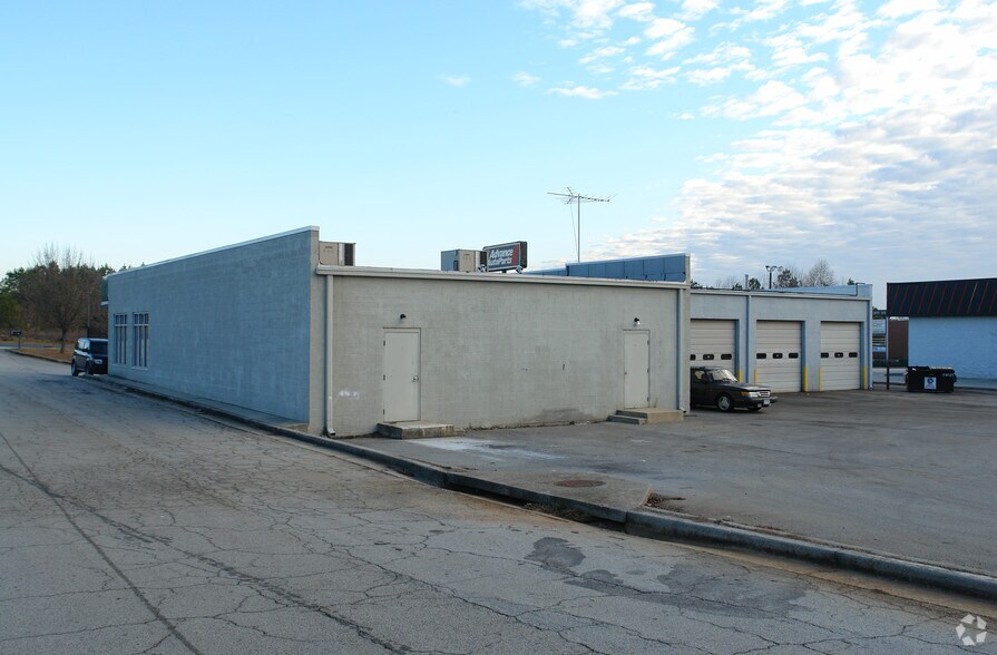 More Photos Of 5837 Stewart Pky, Douglasville Auto Repair For Lease