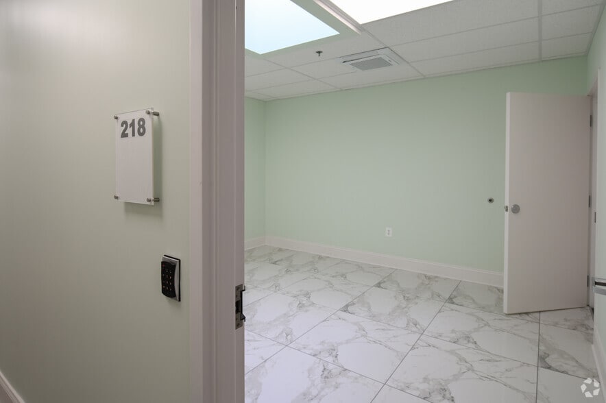 More Photos Of 4 Haddonfield Rd, Cherry Hill Loft Creative Space For Lease