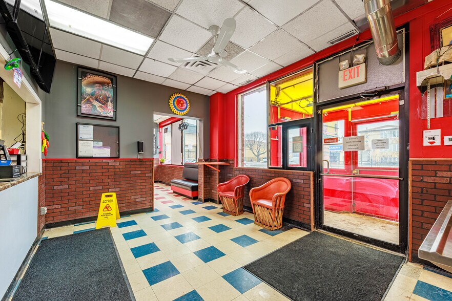 More Photos Of 4117 W 47th St, Chicago General Retail For Sale