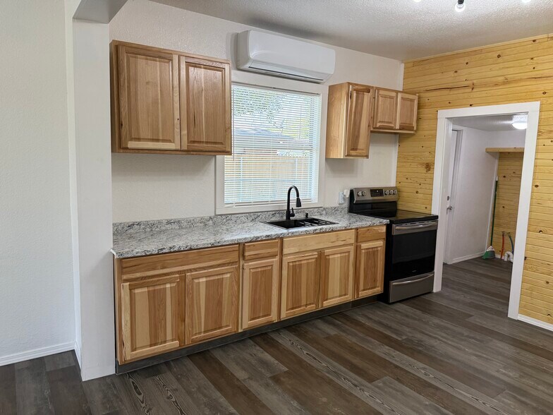 More Photos Of 2655 E 2078 Rd, Hugo Specialty For Sale