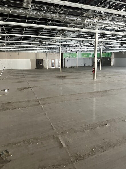 More Photos Of 18-20 Crystal Ave, Derry Drugstore For Lease