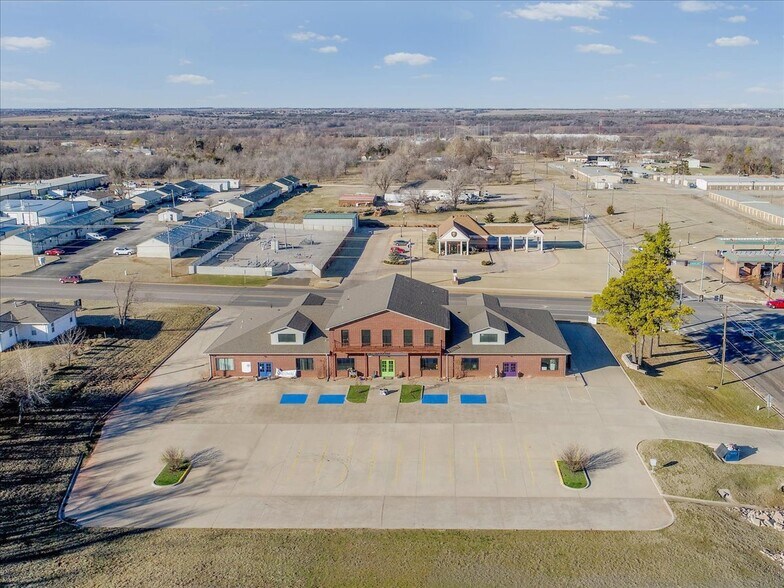 More Photos Of 2230 S Division St, Guthrie Storefront Retail Office For Lease