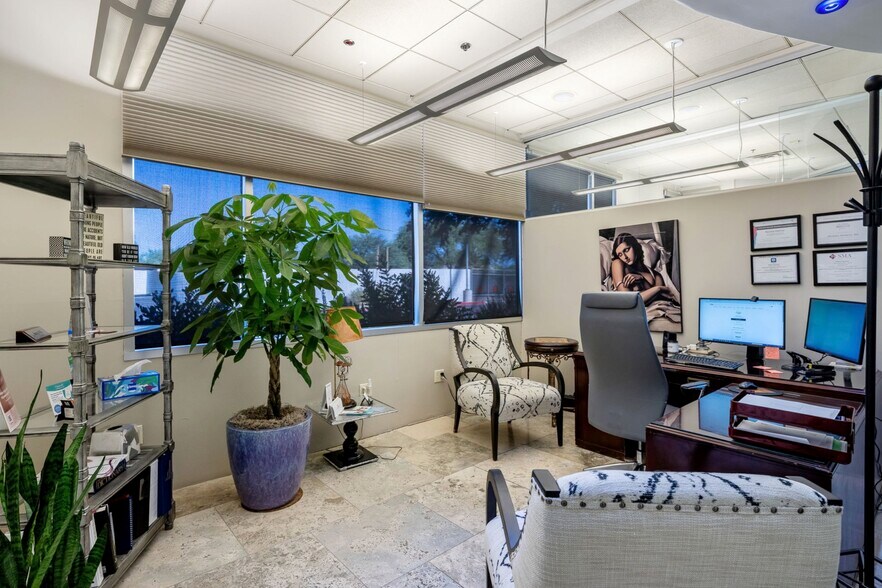 More Photos Of 10930 N Tatum Blvd, Phoenix Medical For Sale