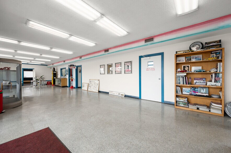 More Photos Of 3521 Franklin Blvd, Eugene Auto Dealership For Sale