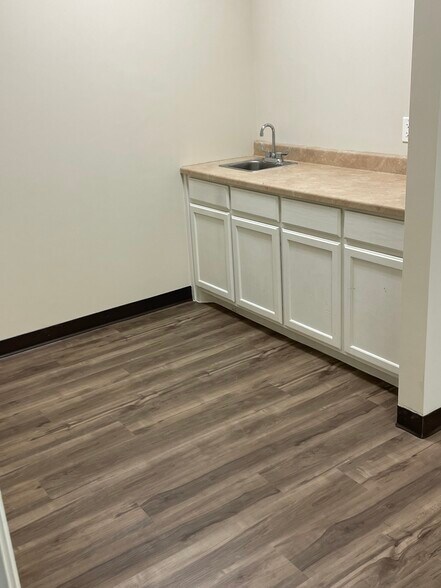 More Photos Of 3121 Cross Timbers Rd, Flower Mound Office For Lease