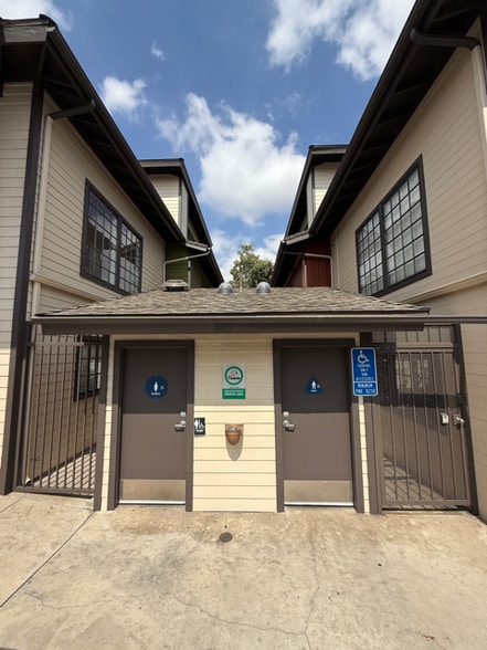 More Photos Of 207 W Alameda Ave, Burbank Office For Sale