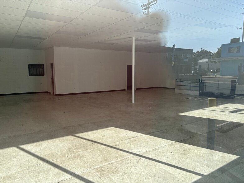 More Photos Of 6916-6922 S Western Ave, Los Angeles General Retail For Sale
