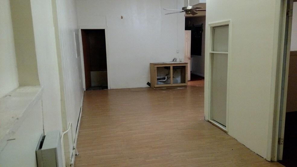 More Photos Of 19535 Jamaica Ave, Hollis Storefront Retail Office For Lease