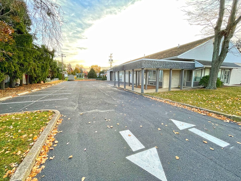 More Photos Of 4918 Locust Ln, Harrisburg Medical For Sale