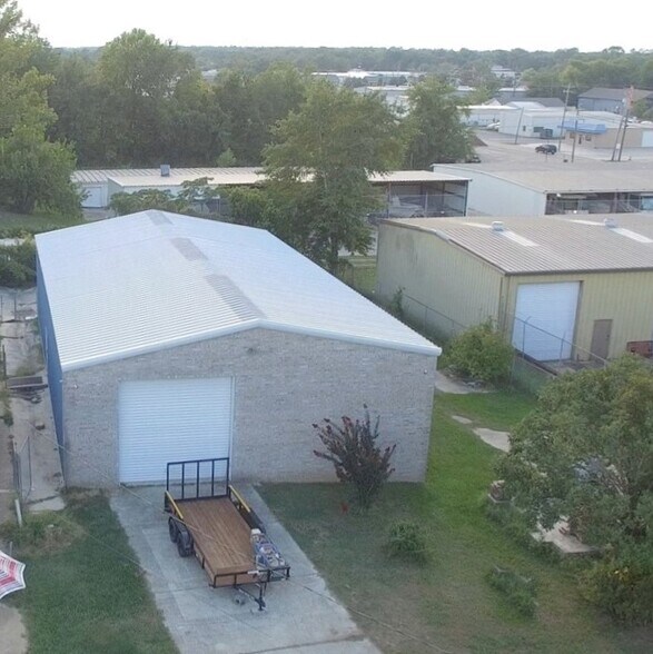 More Photos Of 2713 & 2717 15th Ave, Gulfport Light Distribution For Sale