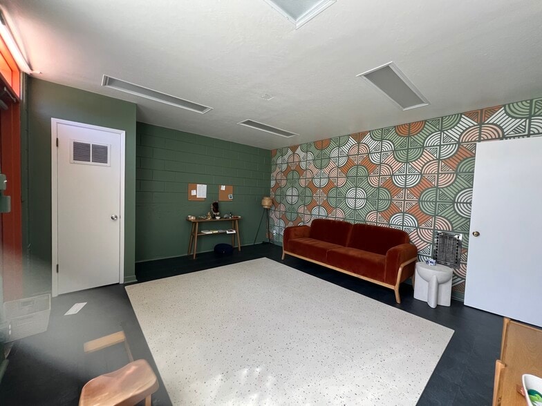 More Photos Of 5815 Fremont St, Oakland Warehouse For Lease