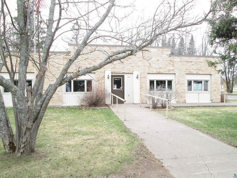 More Photos Of 111 Broadway St, Wrenshall Restaurant For Sale