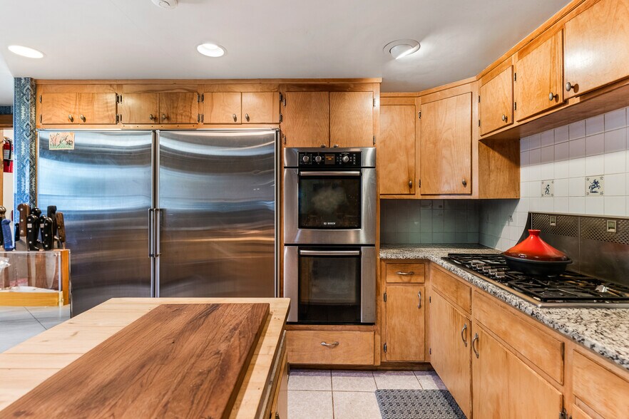 More Photos Of 32 Maple St, Andover Hospitality For Sale