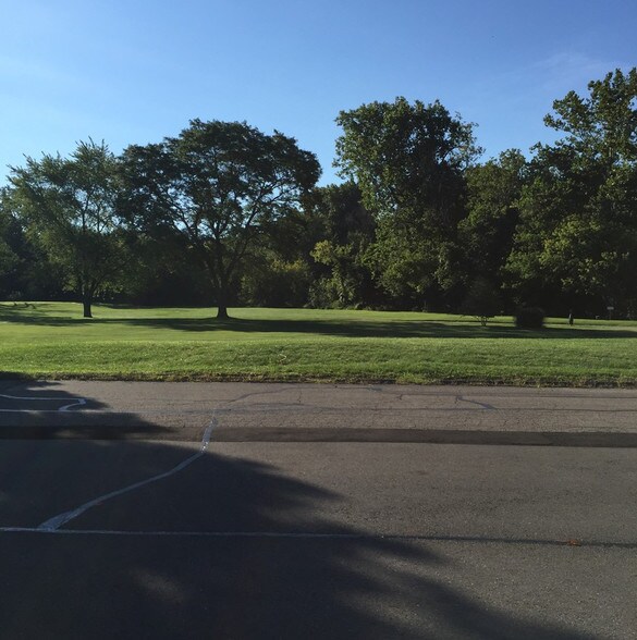 More Photos Of 17100 Clinton River Rd, Clinton Township Apartments For Sale