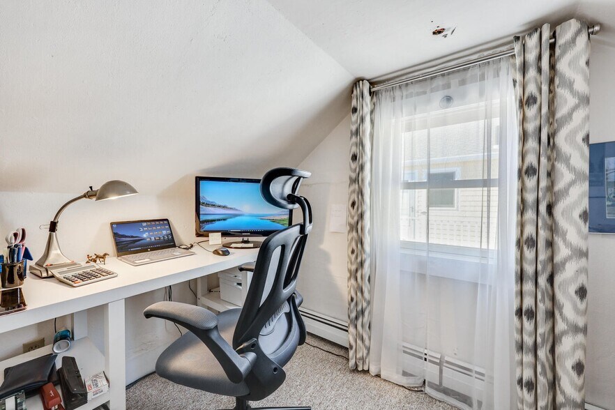 More Photos Of 7 Central St, Provincetown Hotel For Sale