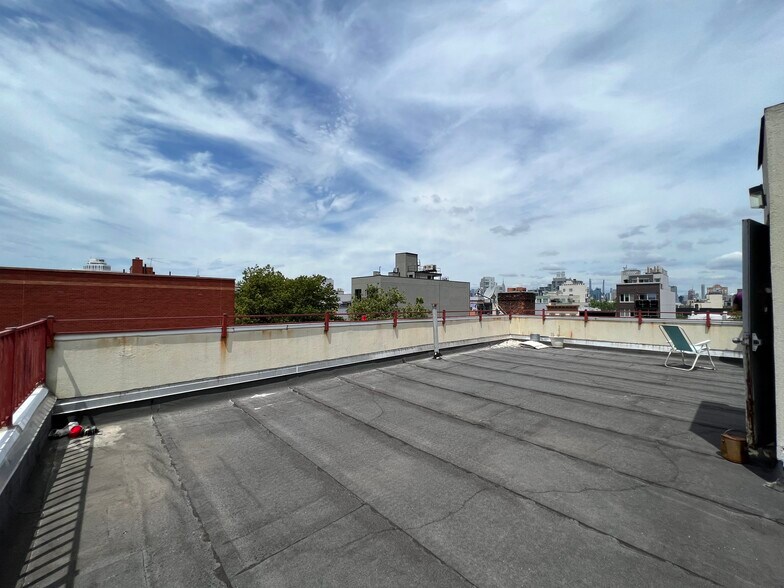 More Photos Of 33 Maujer St, Brooklyn Apartments For Sale