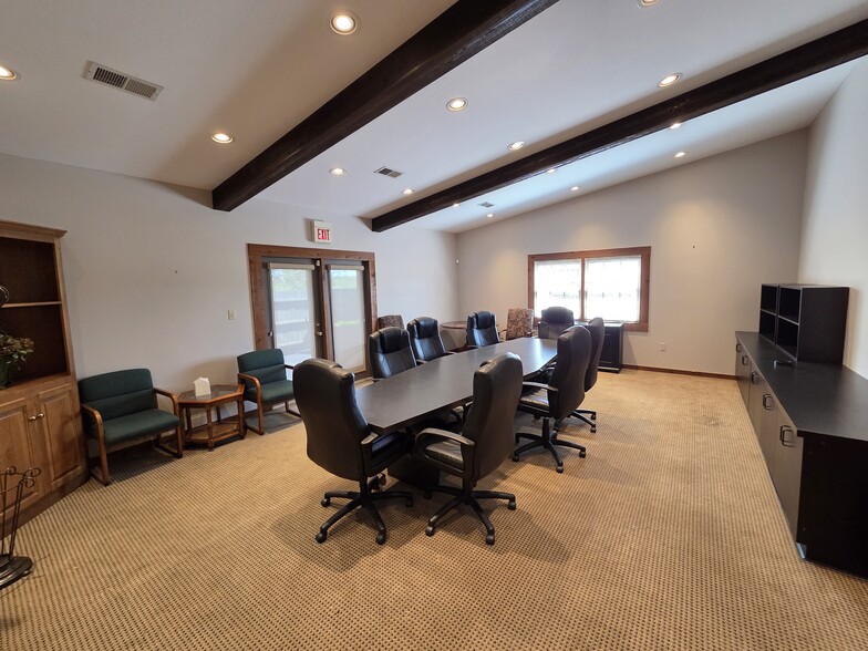 More Photos Of 352 Three Springs Rd, Bowling Green Office For Sale