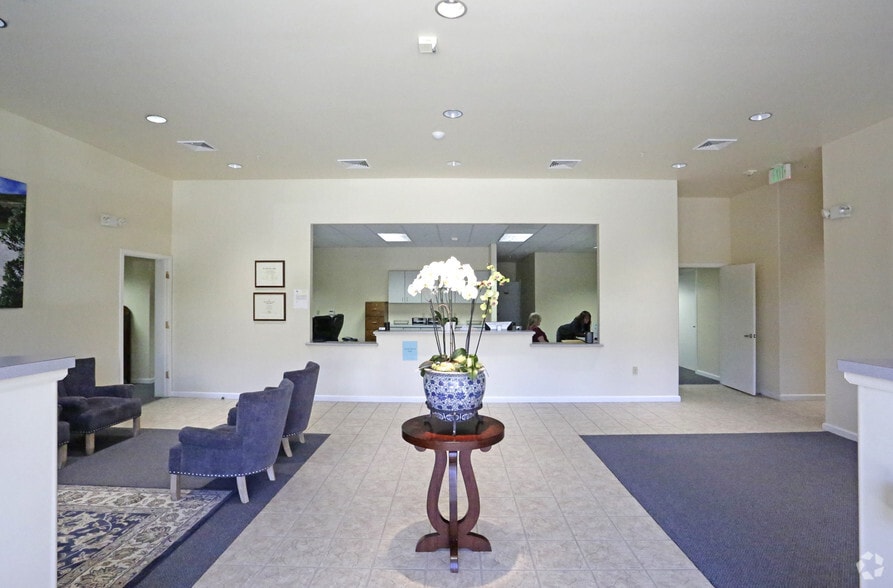 More Photos Of 101 Wilson Rd, Monterey Medical For Lease