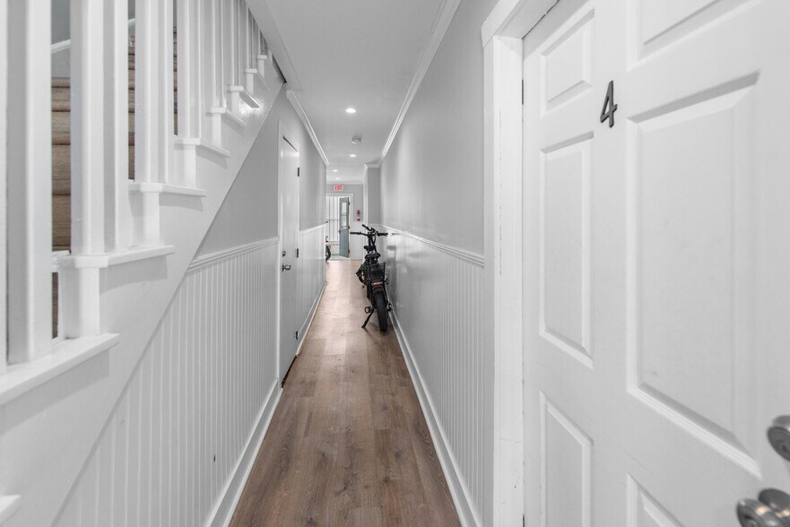 More Photos Of 709 Whitmarsh Ln, Key West Multifamily For Sale