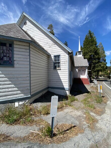 More Photos Of 23597 Manzanita, Crestline Specialty For Lease
