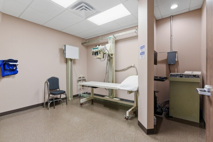 More Photos Of 142 Hampton Ct, Commerce Rehabilitation Center For Sale