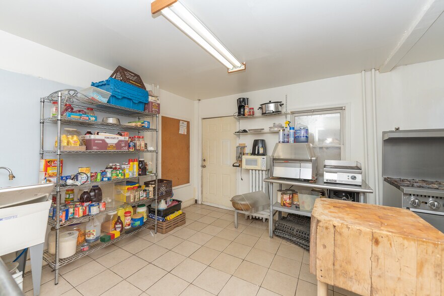 More Photos Of 117 N Lake Ave, Albany Storefront Retail Residential For Sale